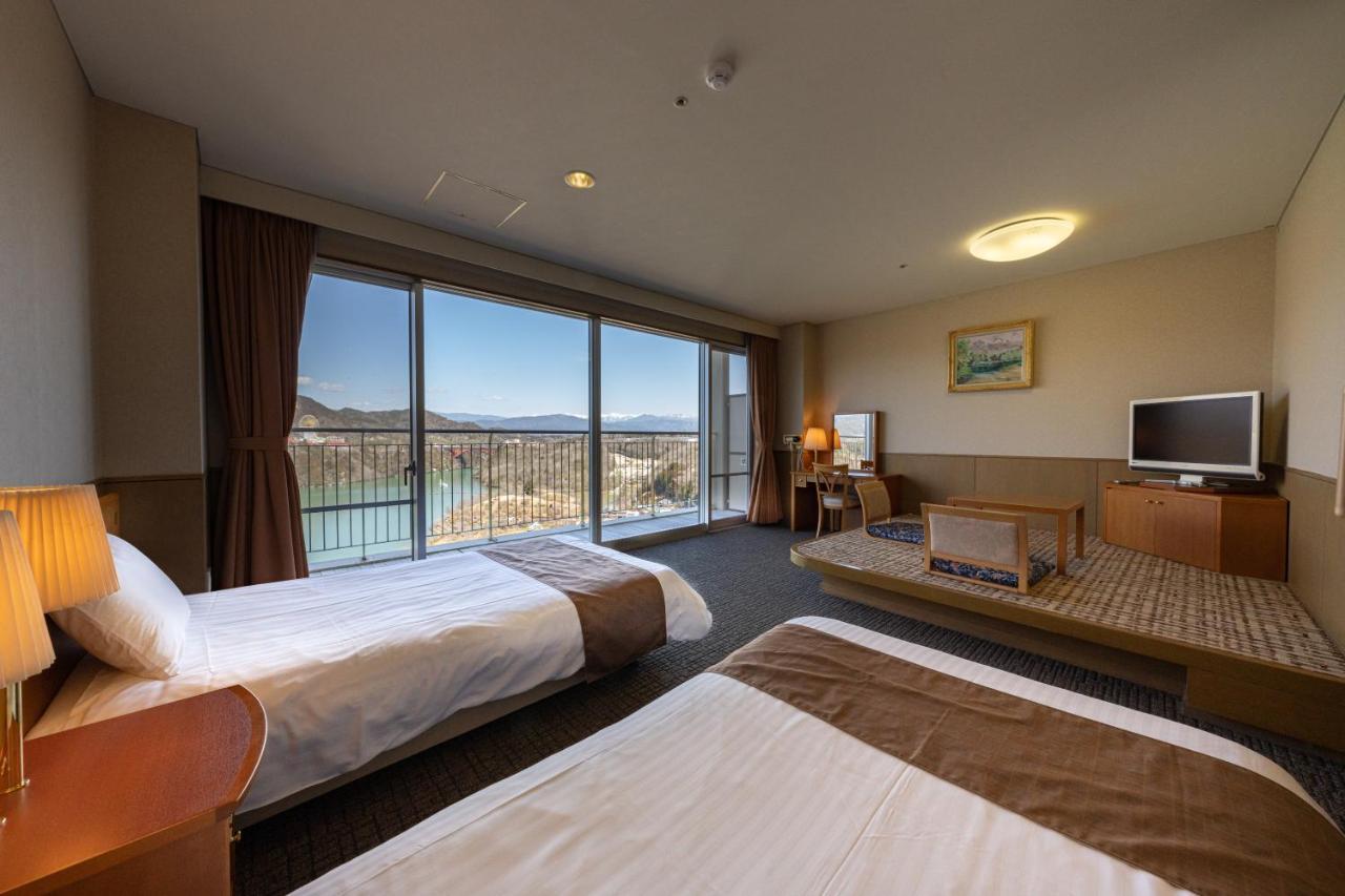 Enakyo Onsen Hotel Yuzuriha מראה חיצוני תמונה